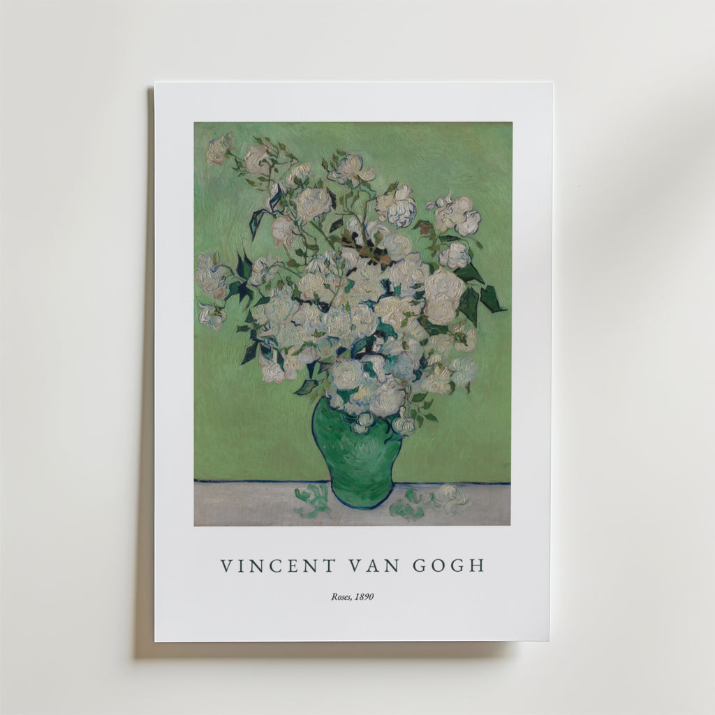 Bozetto Van Gogh Roses Poster föreställer en grön vas med vita rosor på ett matt premiumpapper med text nedan: "Vincent Van Gogh" och "Roses, 1890.