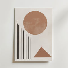 På Sun & Lines Poster by Bozetto syns en stor brun cirkel, svarta snedställda linjer och en brun triangel på ljusbeige premiumpapper - en perfekt minimalistisk poster med enkla geometriska former.