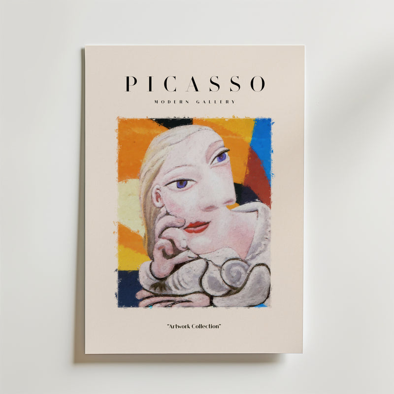 Bozettos Picasso Blonde Portrait Poster har en minimal design med en vit kant, abstrakta och geometriska former, pastellfärger och ett kvinnoporträtt. Postern är en del av Artwork Collection och återspeglar modern nostalgi för moderna interiörer.