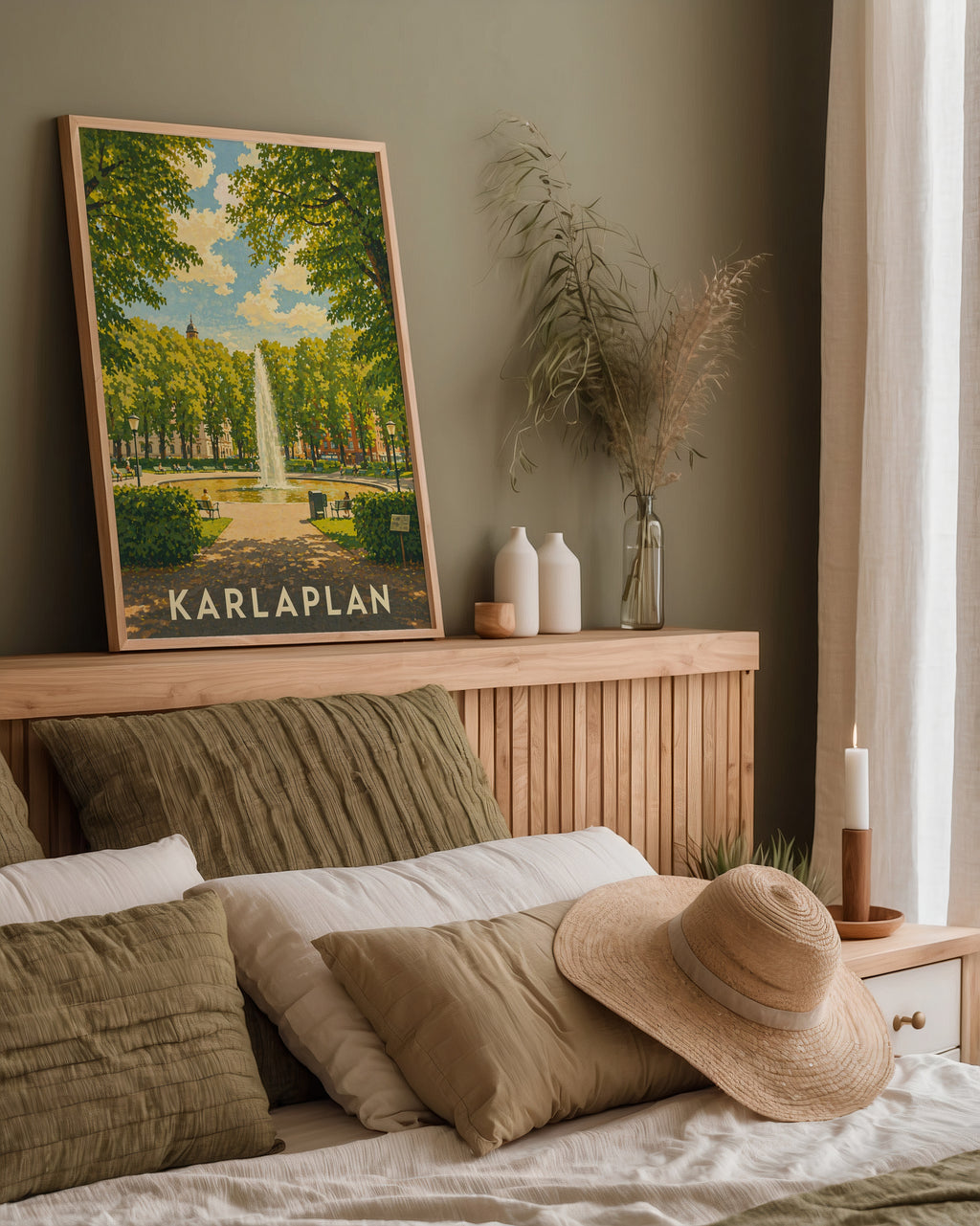 Karlaplan Stockholm Poster i sovrumsmiljö – atmosfärisk väggkonst för hemmet hos Bozetto