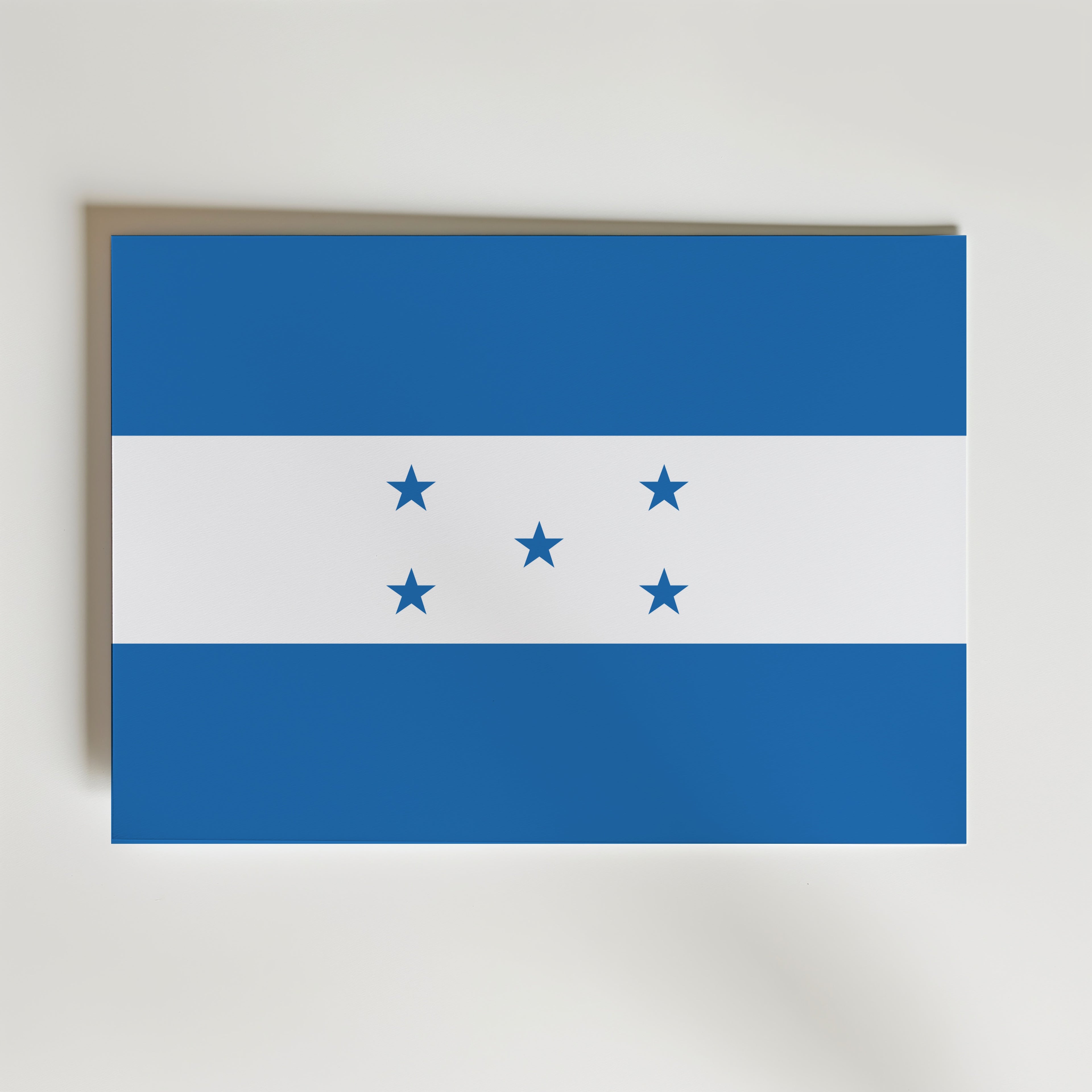 Honduras National Flag Poster – modern konst och stilren konsttryck för hemmet hos Bozetto