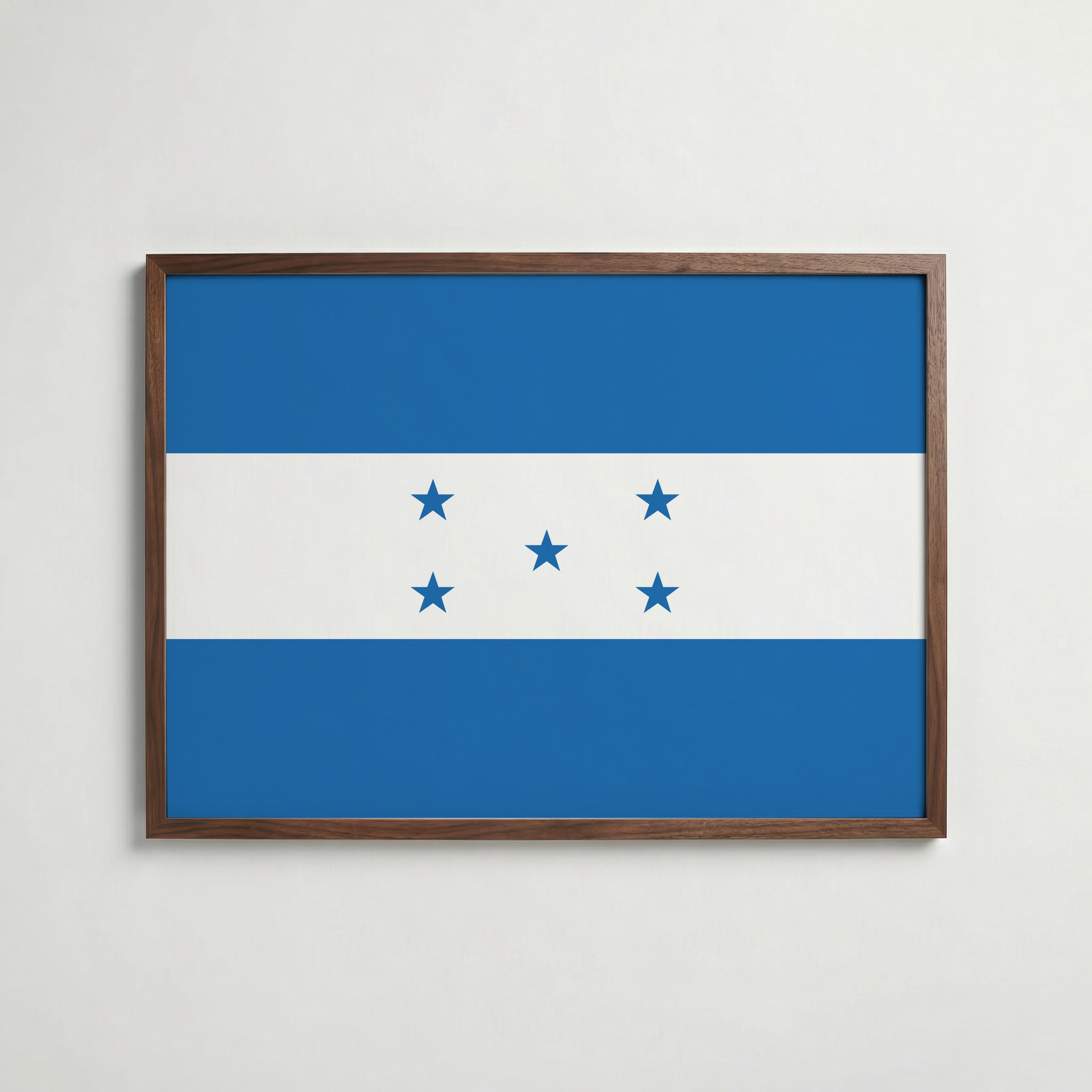 Honduras National Flag Poster i valnötsram – varm konstaffisch för hemmet från Bozetto