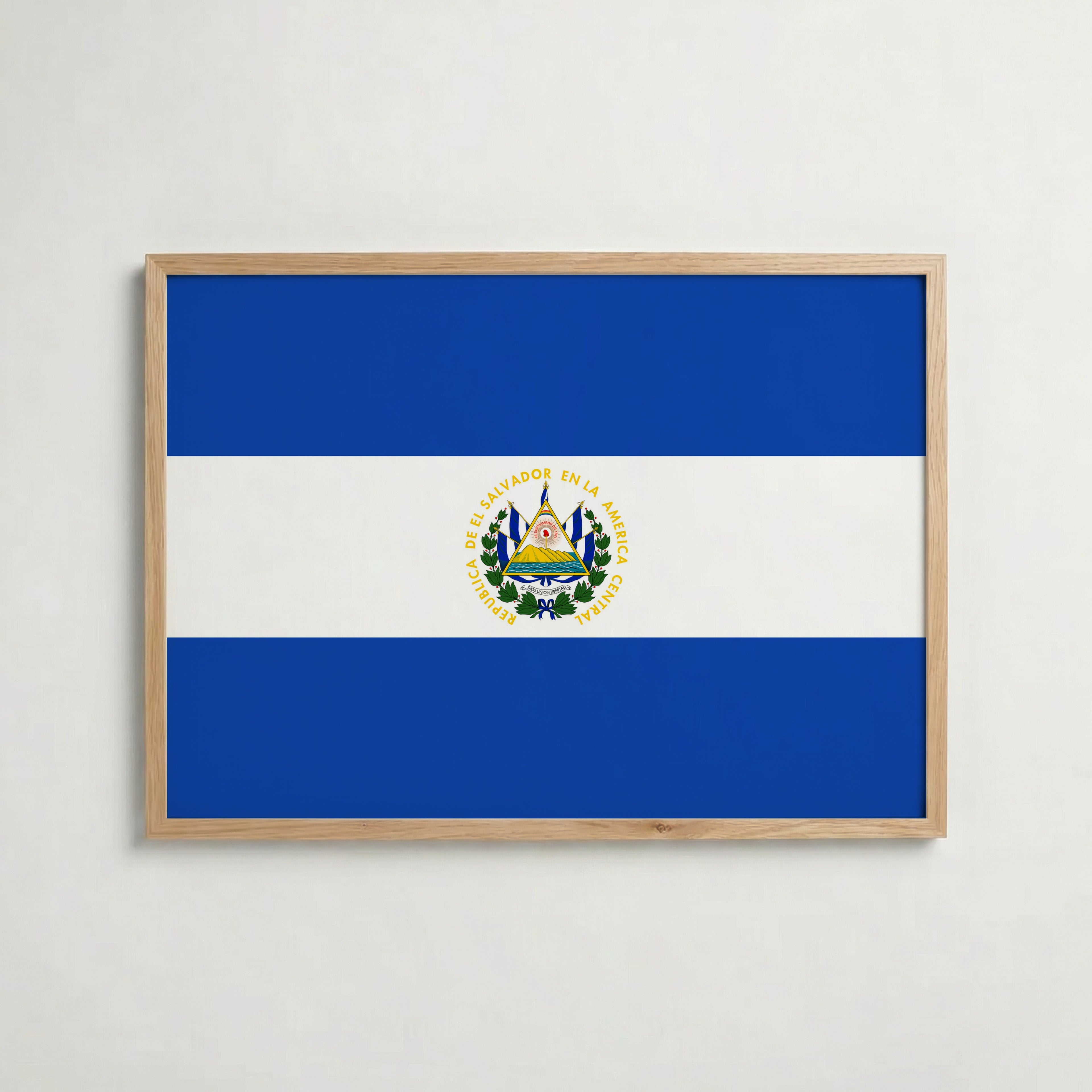 El Salvador National Flag Poster i ekram – inramad konsttryck för stilren inredning hos Bozetto