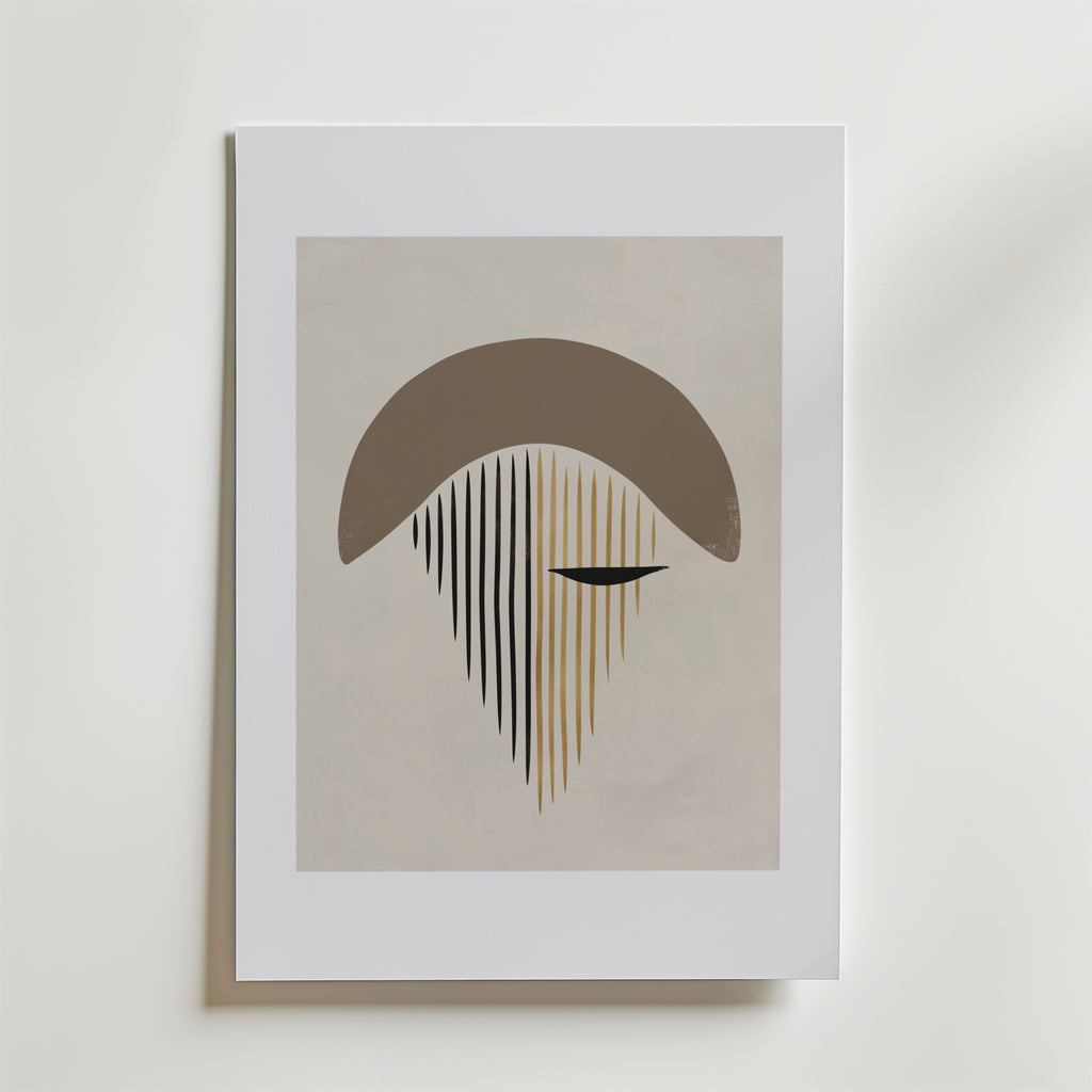 Bozetto Whispering Eye Poster har abstrakta jordfärgade former - en böjd brun båge, vertikala svarta och bruna linjer och en kort horisontell accent - tryckta på premiumpapper för konstnärlig elegans mot en ljus bakgrund.
