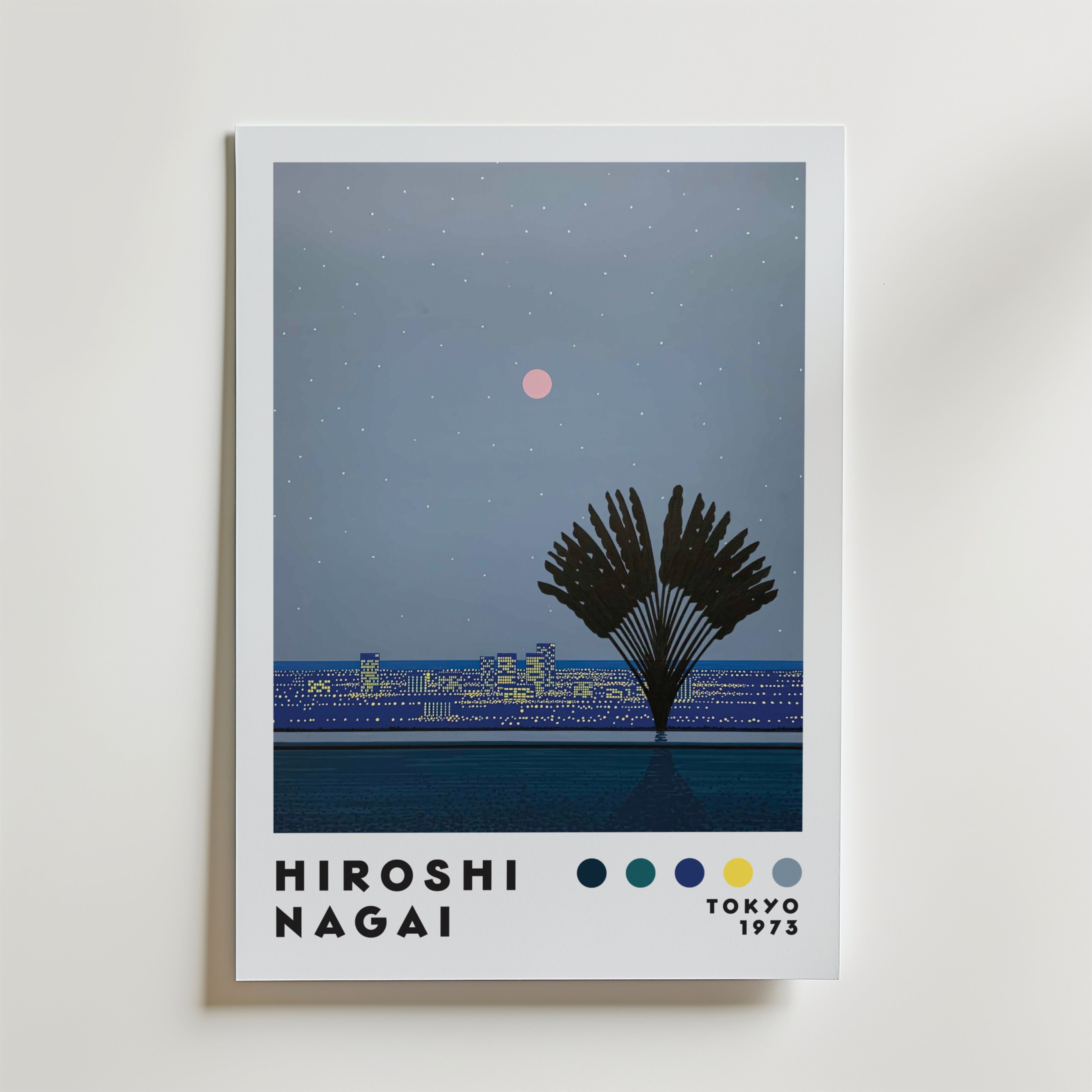 Bozetto Hiroshi Nagai Moon Over City Poster visar en tropisk stadsbild, palm, stjärnhimmel och rosa måne. "Hiroshi Nagai, Tokyo 1973" visas längst ner med fem färgprover.