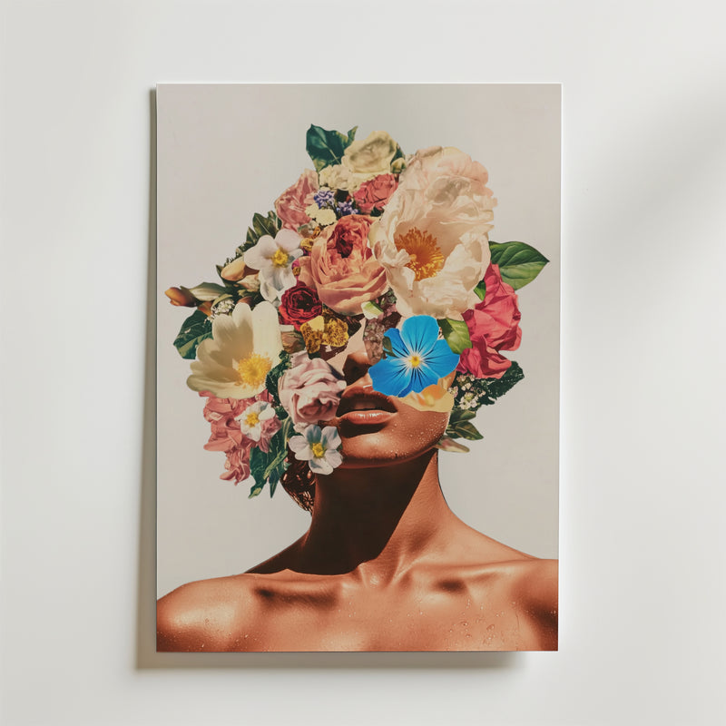 En slående Bozetto Golden Bloom Poster med en kvinnas ansikte dolt av levande rosor, pioner och morgonpiorior på en vit bakgrund - perfekt för konst- och naturälskare, tryckt på premiumpapper.