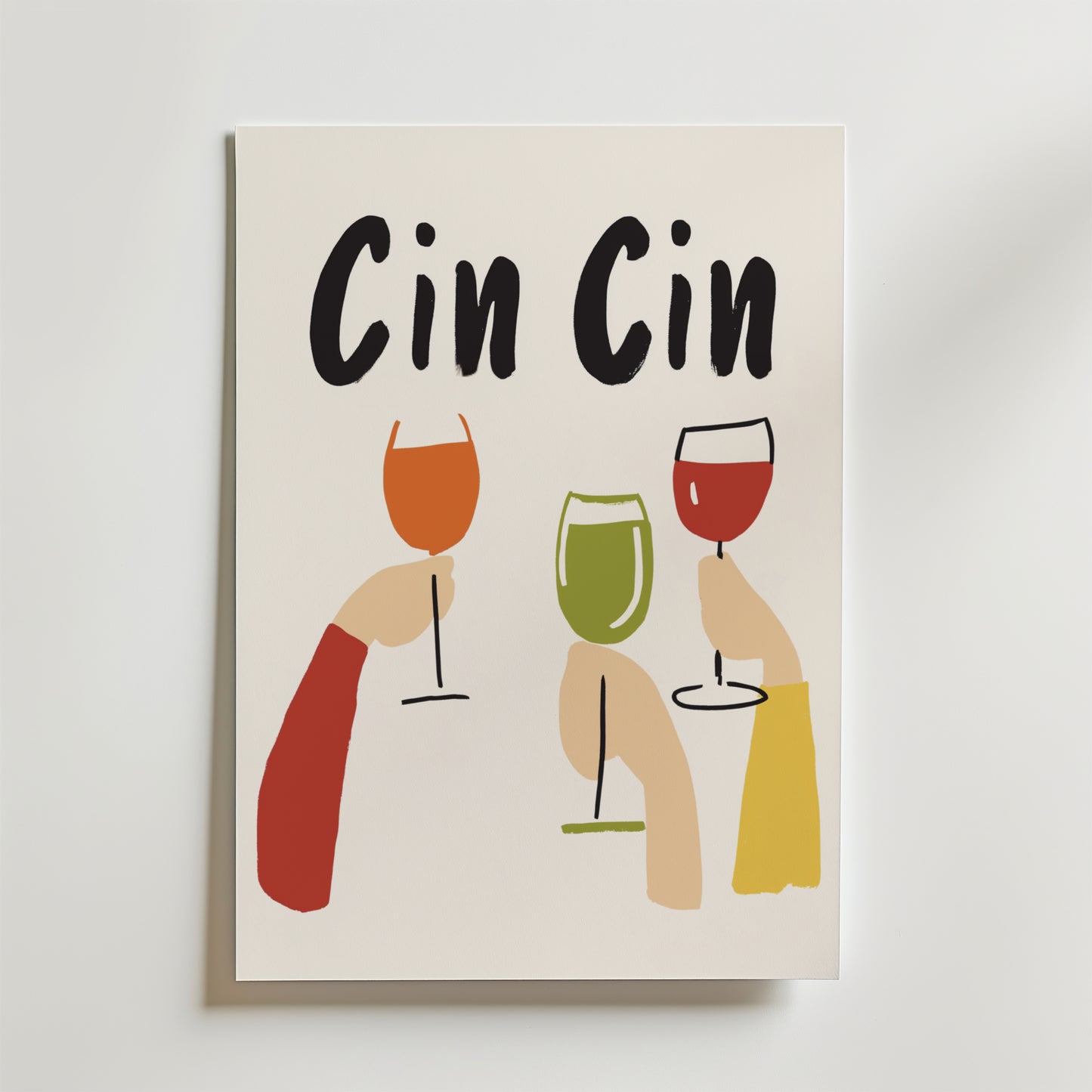 Bozetto Cin Cin Cheers Poster föreställer tre händer som skålar i färgglada drinkar under en fet "Cin Cin" text på en vit bakgrund, tryckt på FSC-certifierat premiumpapper för kvalitet och hållbarhet.