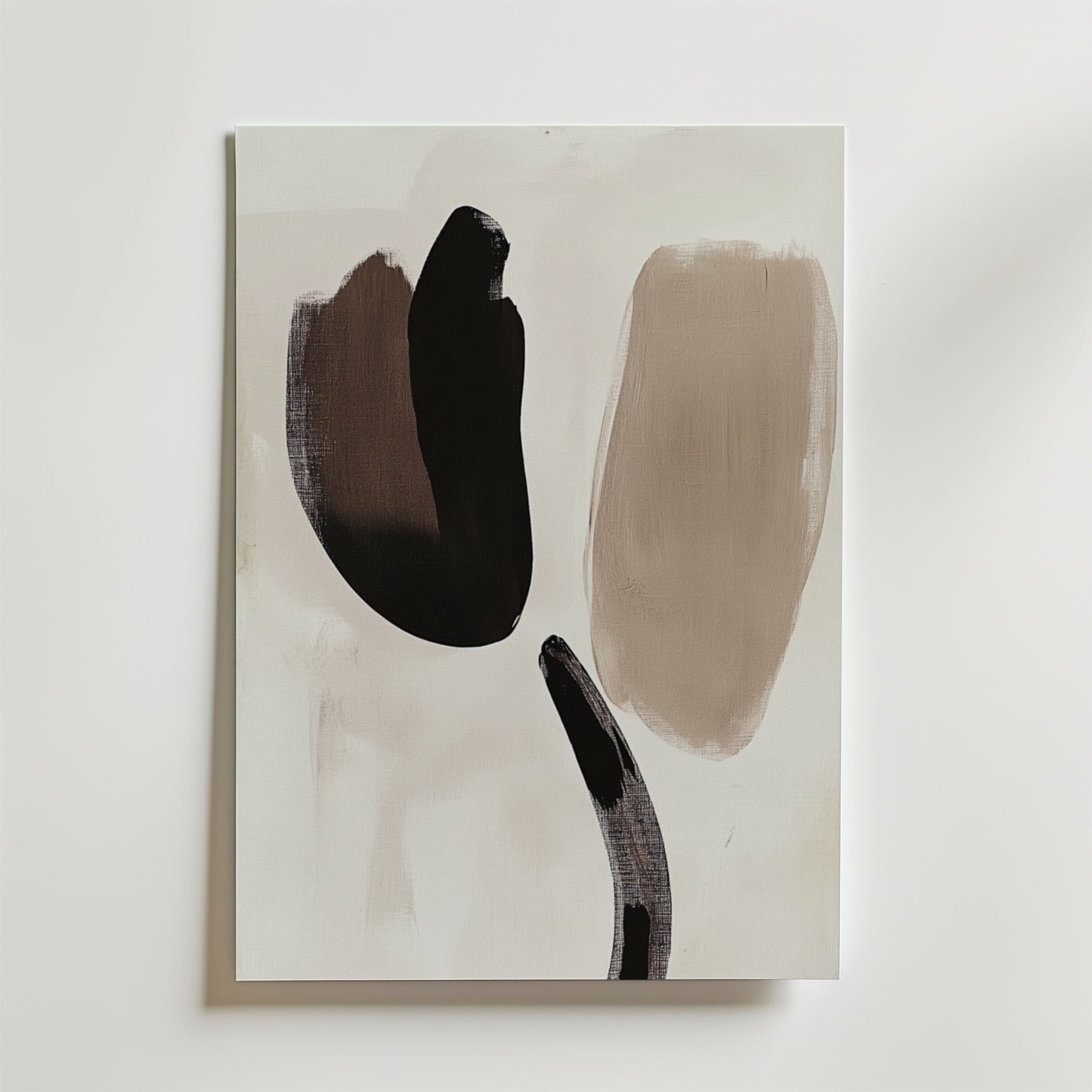 Monochrome Flow Poster från Bozetto har tre stora, organiska penseldrag i svart, brunt och beige som blandas mjukt mot en vit bakgrund. Postern är tryckt på matt premiumpapper och har en lugnande, modern och minimalistisk look.