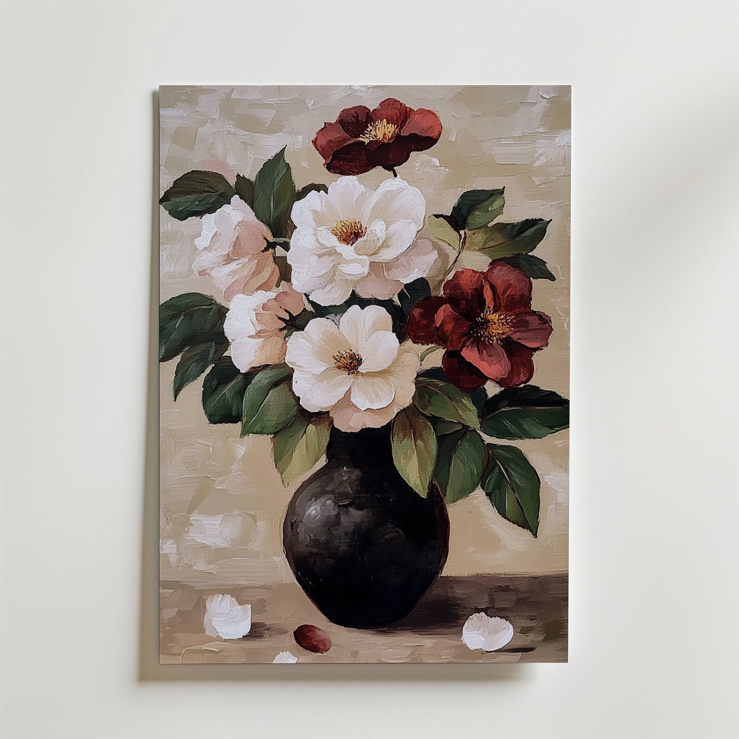 Oljemålningen Bozetto Floral Poster visar en svart vas med vita och mörkröda blommor och gröna blad på en neutral bakgrund, med kronblad nedanför - en elegant komposition som är perfekt för ett premiumtryck på papper.
