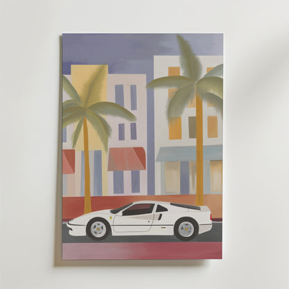 A Bozetto Turbo Mirage Poster föreställer en vit sportbil med lyxigt matt yta, parkerad på en palmkantad gata med färgglada byggnader - en vibrerande tropisk stadskänsla, tryckt på premiumpapper.