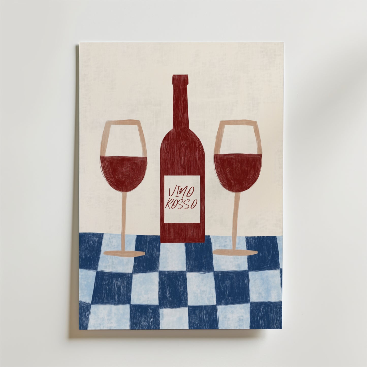 På Bozetto Vino Rosso No.2 Wine Poster syns en rödvinsflaska märkt Vino Rosso mellan två glas på en blåvitrutig duk, tryckt på FSC-certifierat premiumpapper för hållbar inredning.