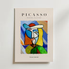 Bozetto Picasso Abstract Femme Poster föreställer ett kvinnoporträtt i kubistisk stil med starka färger och geometriska former som påminner om Picassos konst. Texten "PICASSO Modern Gallery" visas ovanför "Artwork Collection" under bilden.