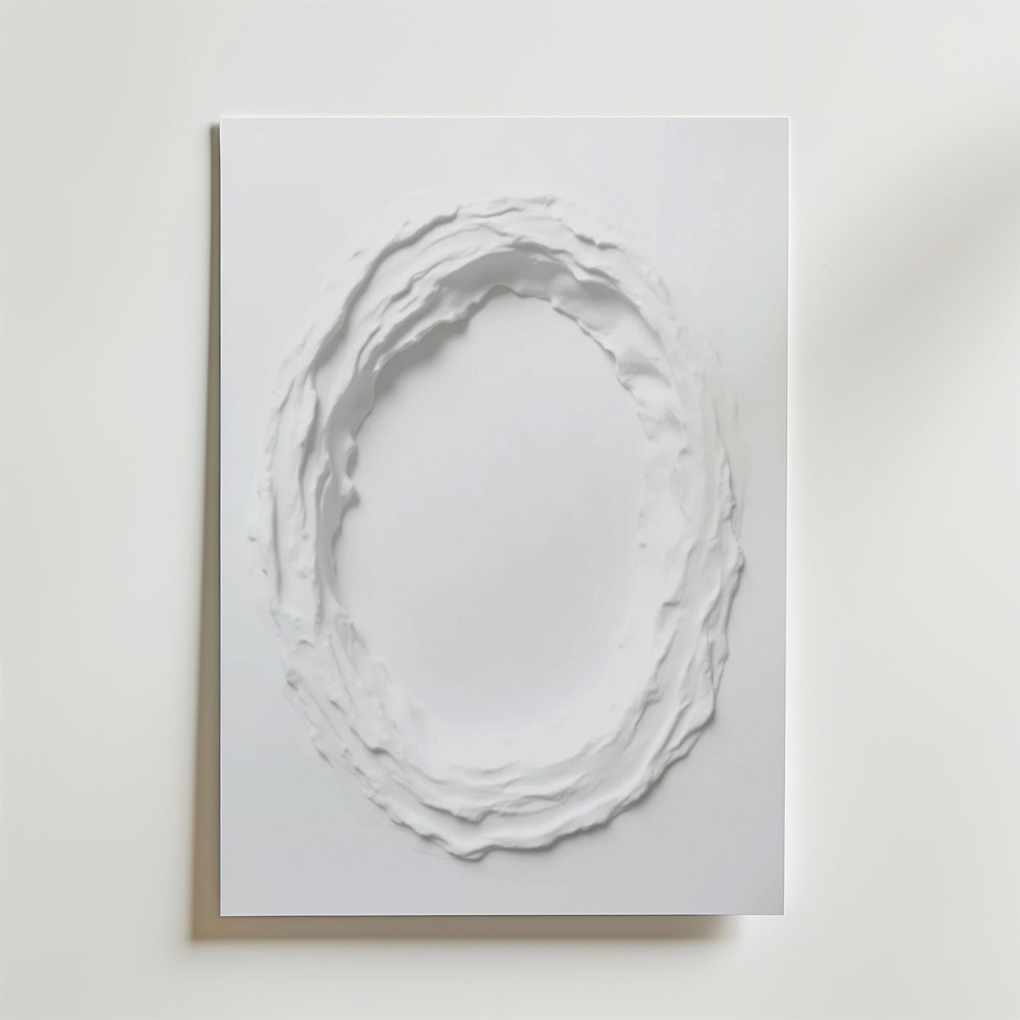 Abstract White Movement No.3 Poster by Bozetto har en upphöjd, texturerad cirkelformad ring på en kvadratisk vit canvas, tillverkad på FSC-certifierat premiumpapper för en högkvalitativ finish mot en ljus bakgrund.