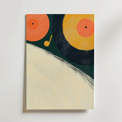 Bozetto Vinyl Vibes Poster föreställer vinylskivor och en musiknot i orange, gult och svart på en mörkgrön och beige bakgrund med djärva penseldrag - tryckt på premiumpapper för en högkvalitativ finish.