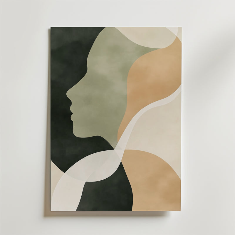 Poster Abstract Face Shape No.2 från Bozetto visar en minimalistisk sidoprofil i jordnära gröna, beige och bruna överlappande former. Affischen är tryckt på premiumpapper med en lyxig matt finish mot en ren vit bakgrund.