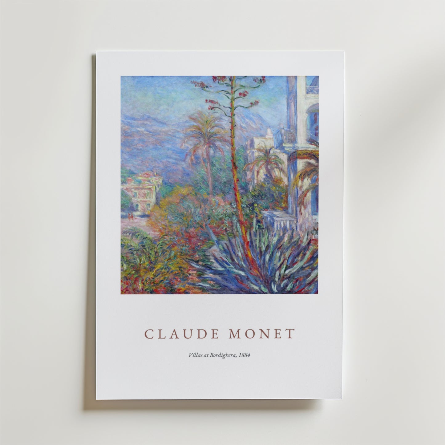 Bozetto Claude Monet Villas At Bordighera Poster föreställer Monets målning från 1884 av en livfull trädgård med palmer, frodiga växter, avlägsna kullar och medelhavsarkitektur.