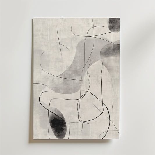 Bozetto Monochrome Flow Poster har abstrakta flytande svarta och grå linjer på vitt, tryckt på FSC-certifierat premiumpapper med en lyxigt matt yta för ett minimalistiskt och elegant utseende.