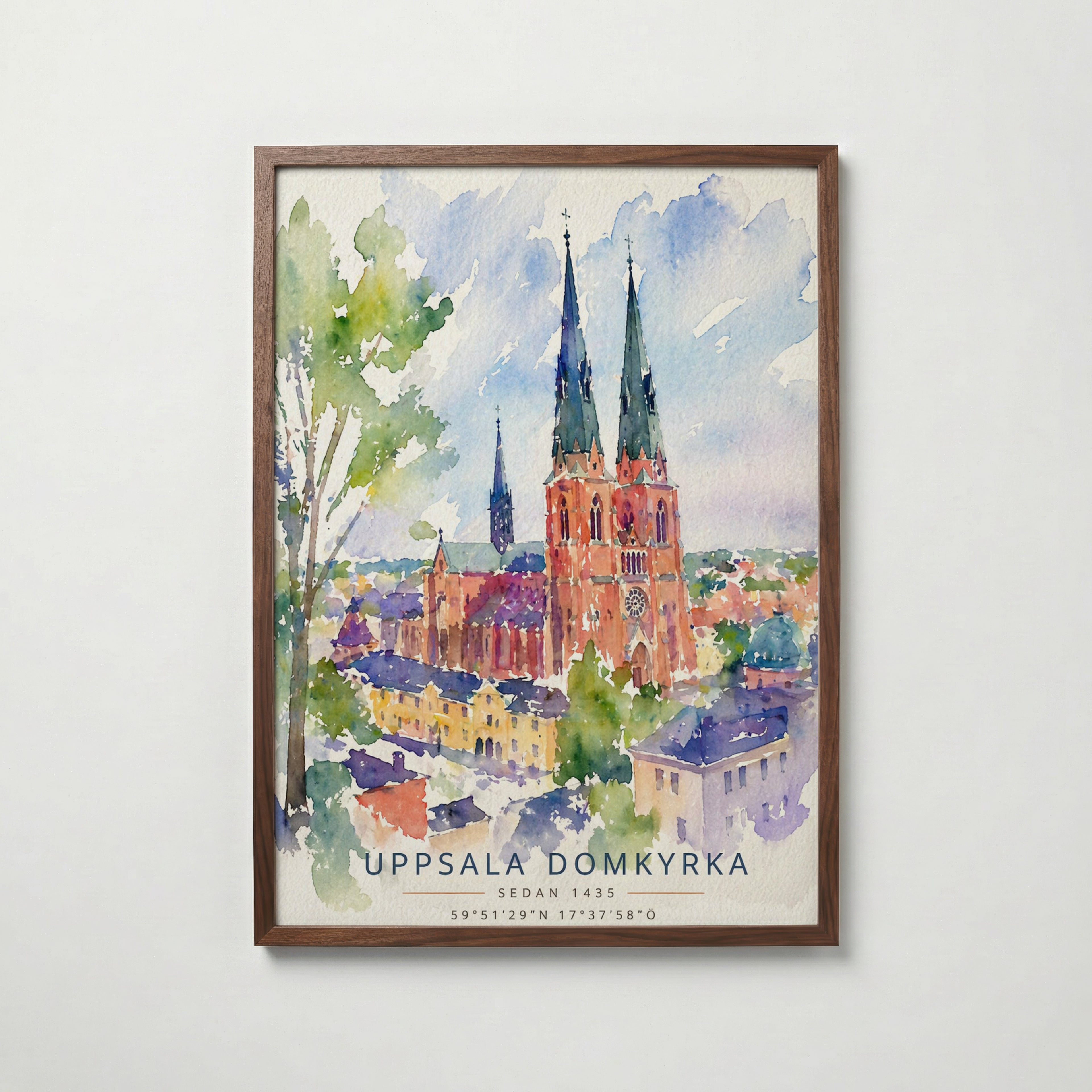 Uppsala Domkyrka i valnötsram med mörkt trä – köp enkelt hos Bozetto i hög kvalitet