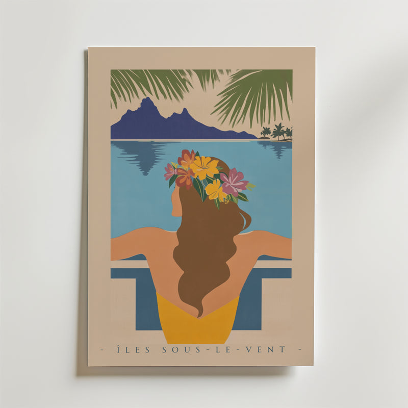 Îles Sous-le-Vent Poster by Bozetto visar en kvinna med blommor i håret som kopplar av i en pool och tittar på havet och avlägsna berg, medan palmblad svänger ovanför på detta eleganta premiumpapper konstverk.