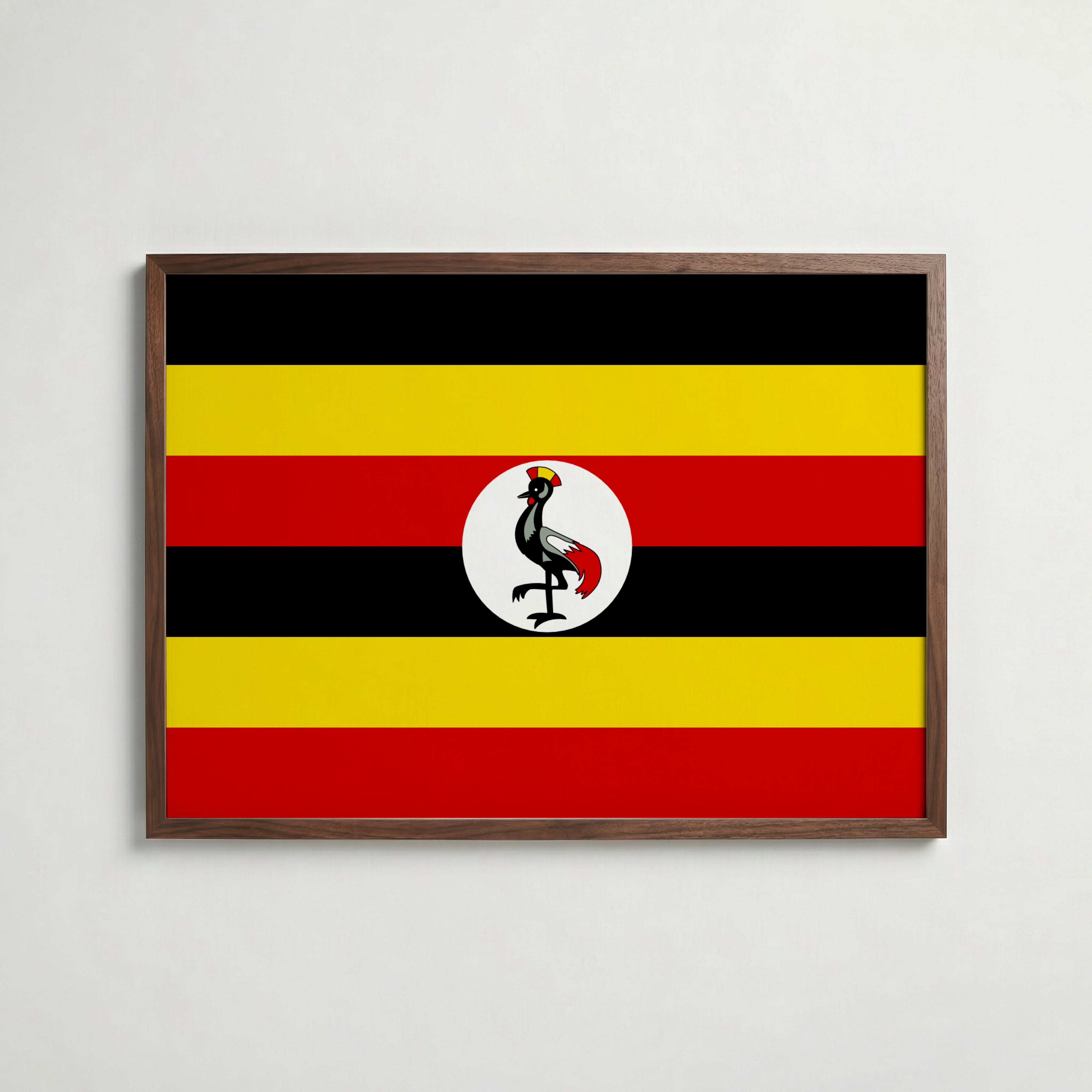 Uganda National Flag Poster i valnötsram – varm konstaffisch för hemmet från Bozetto