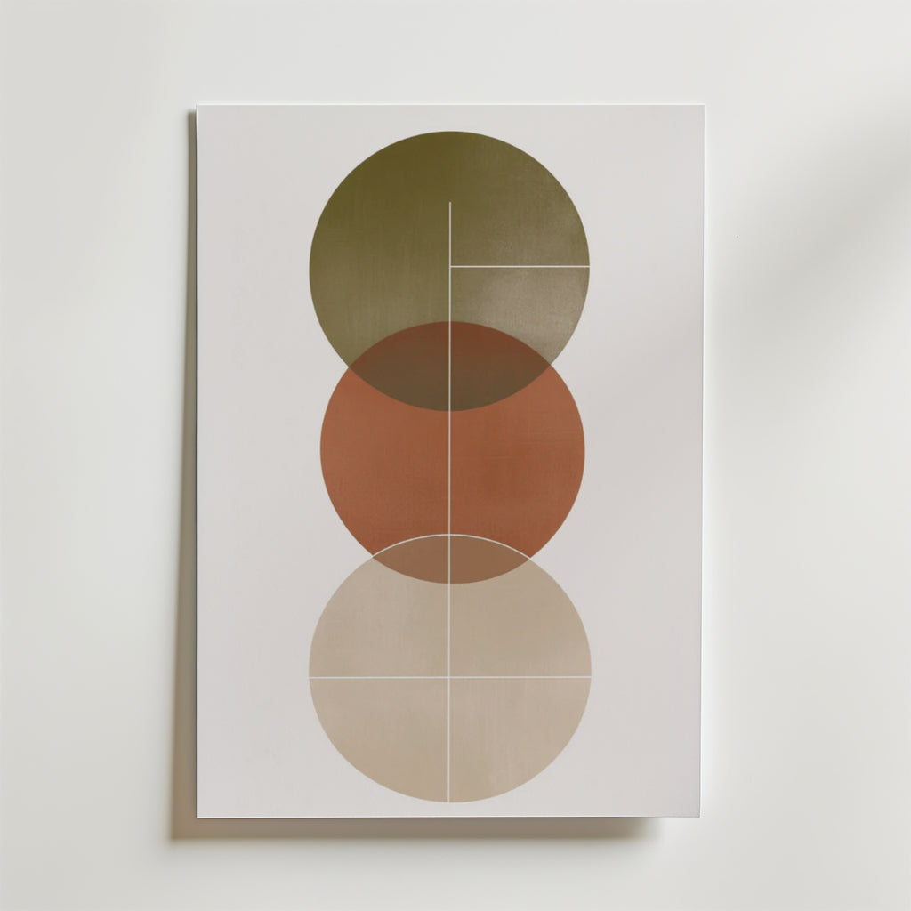 Bozetto Abstract Round Shapes Poster föreställer tre överlappande cirklar i olivgrönt, rost och beige med tunna vita linjer på en vit bakgrund, tryckt på premiumpapper för en lyxig matt finish.