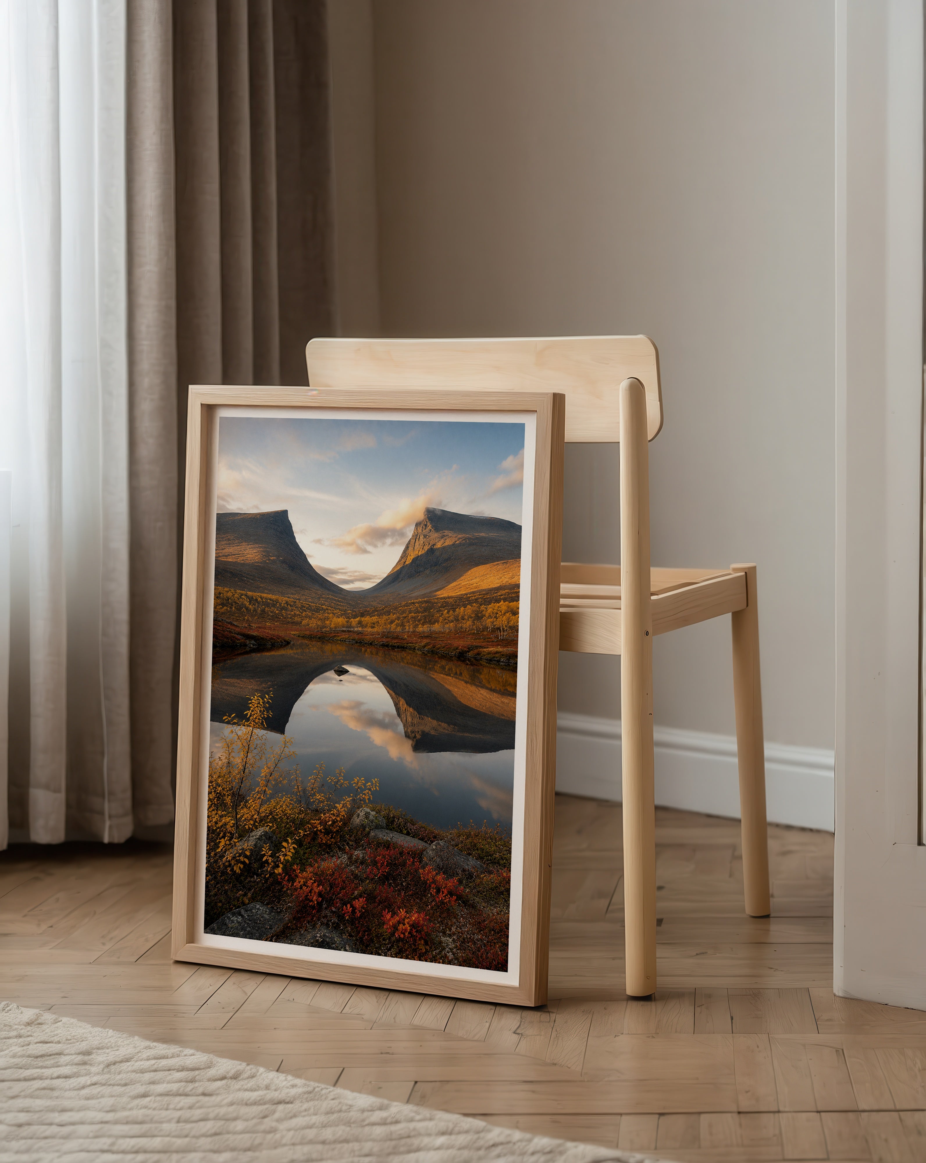 Autumn Mountains Mirror Lake affisch i modernt hem med designer-möbler och stil – Bozetto