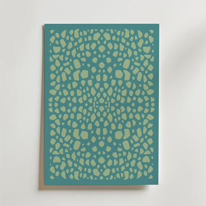 Bozetto Pebble Pattern Poster har en tealfärgad rektangulär canvas med en abstrakt mosaik i limegrönt på en vit bakgrund - perfekt för modern inredning.