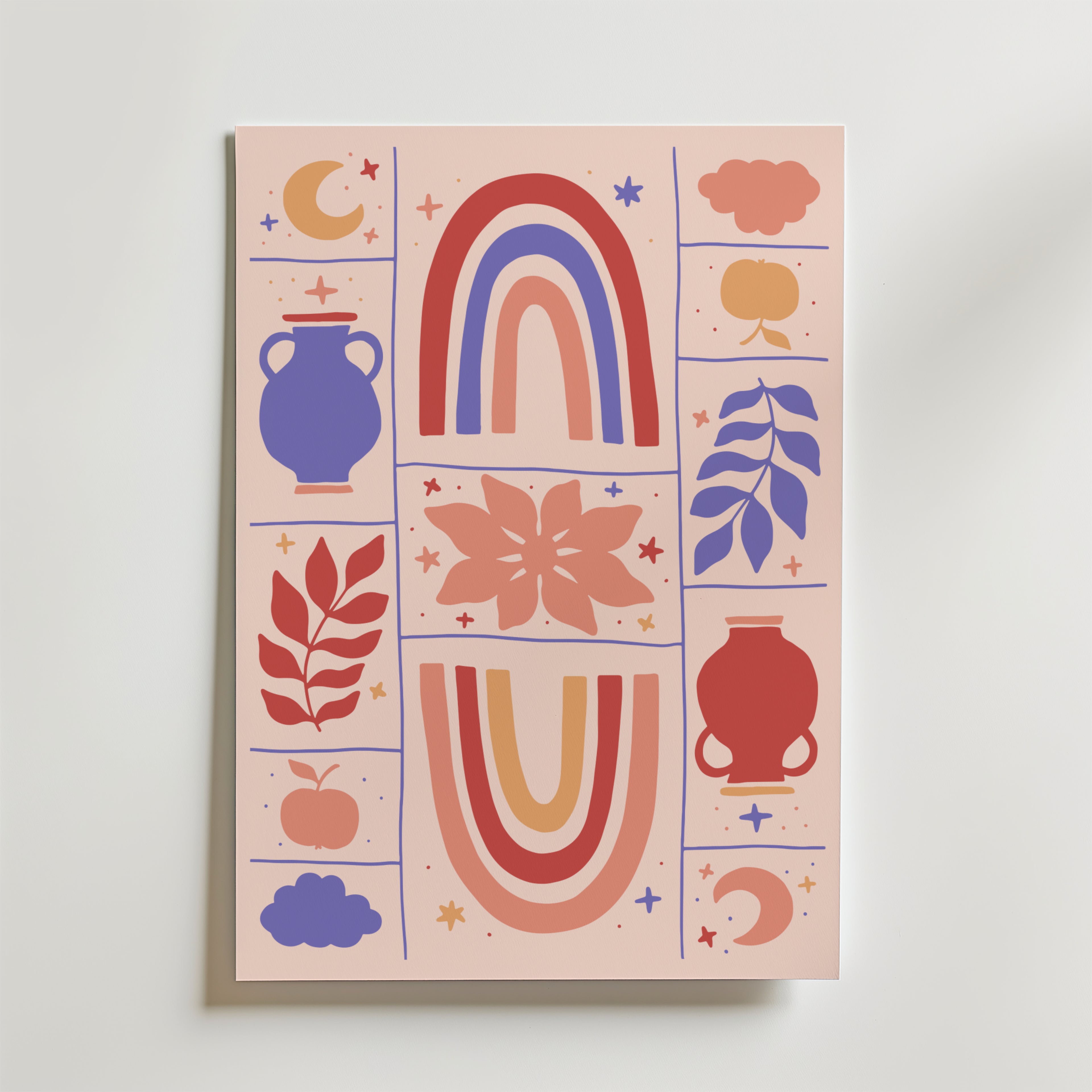 Bozetto Rainbow Harmony Poster har färgglada abstrakta mönster - två regnbågselement, röda och blå keramikvaser, blad, månar, moln, stjärnor och en blomma - allt arrangerat i ett rutnät på en mjuk rosa bakgrund.