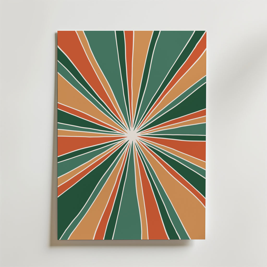 Bozetto Retro Starburst Pattern Poster visar strålande gröna, orange och beige linjer i en retro stjärndesign, vilket gör den till en livfull väggdekoration för alla vita bakgrunder.