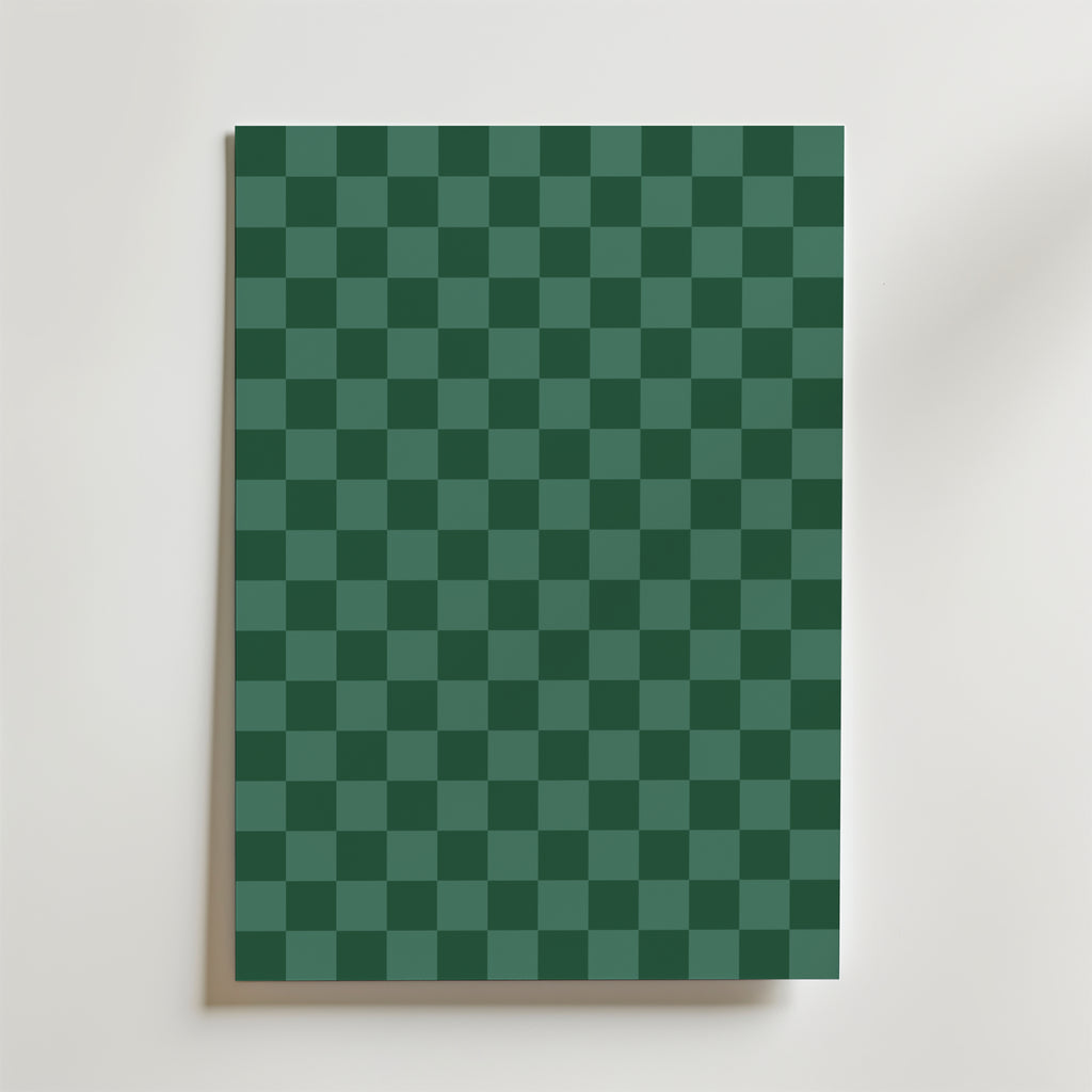 Bozetto Green Checkerboard Poster visar ett modernt mörkgrönt och blågrönt rutmönster i en rektangulär rutmönsterdesign mot en vit bakgrund.