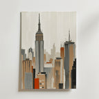 Empire Skyline Poster från Bozetto föreställer en minimalistisk stadssiluett med höga byggnader, bland annat ett torn inspirerat av Empire State Building, i beige, grått, brunt och orange på en lyxig matt yta mot en ljus bakgrund.