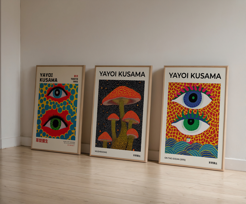 Bozetto Bundle 3-pack Yayoi Kusama No. 1 består av tre inramade posters med livfulla ögonmotiv och röda svampar på prickiga bakgrunder, perfekt som ett modernt samtidskonst posterbundle för ditt rum.