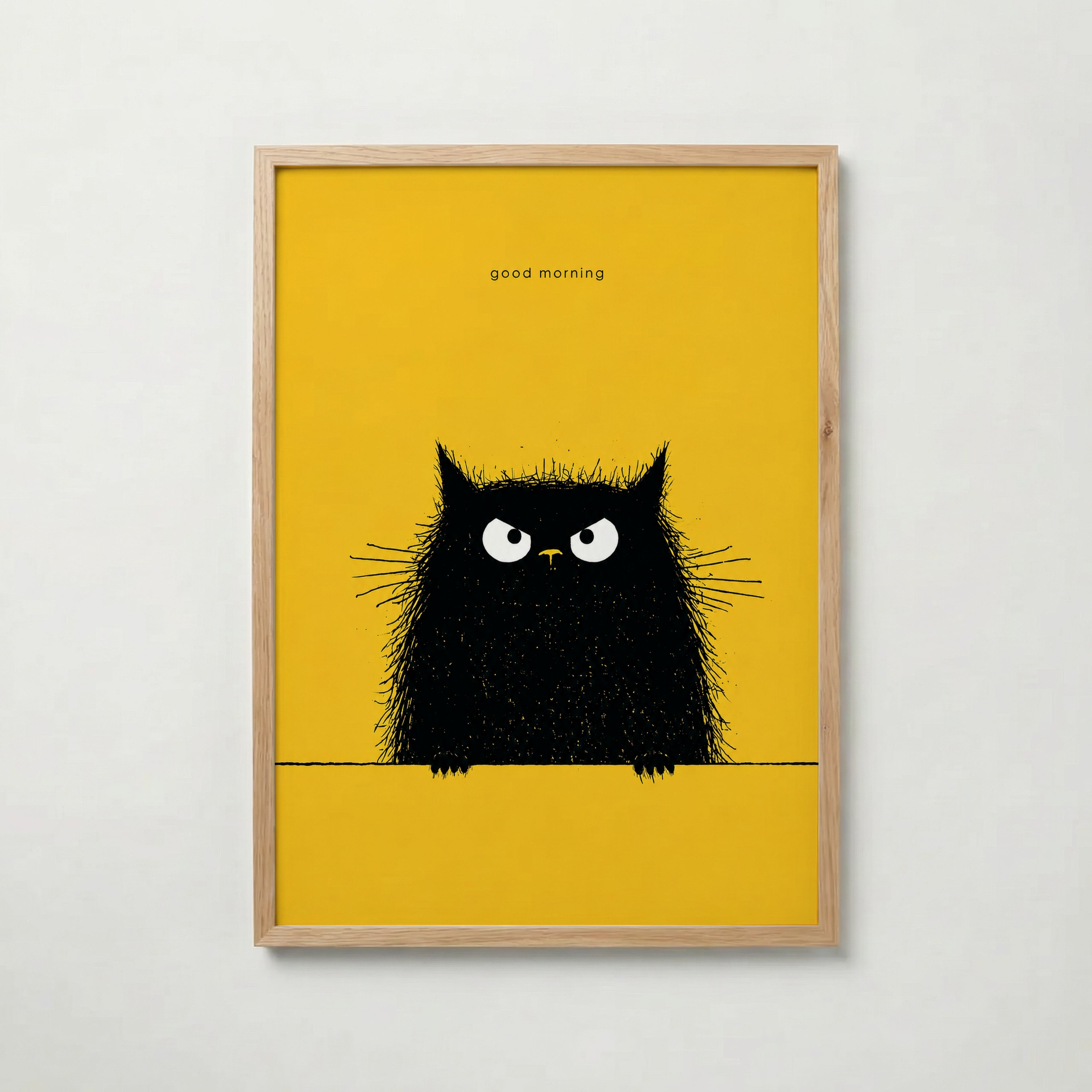 Good Morning Poster – lurvig svart katt på gul bakgrund i ekram, väggkonst från Bozetto