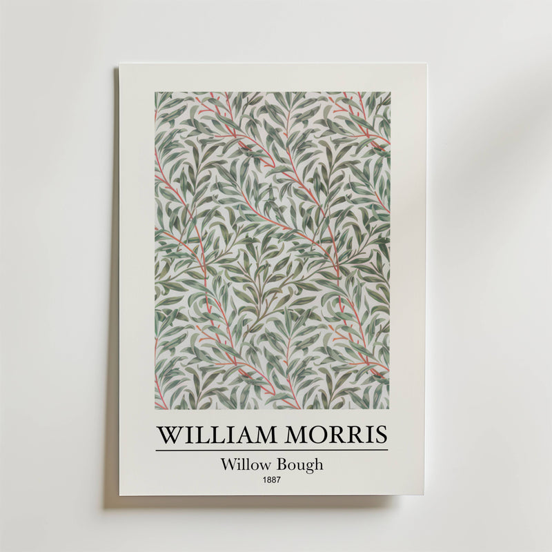 Bozetto William Morris Willow Bough Poster visar det ikoniska mönstret från 1887 med sammanflätade gröna pilgrenar och graciösa stammar på en ljus bakgrund. Titel och konstnärens namn visas under konstverket.