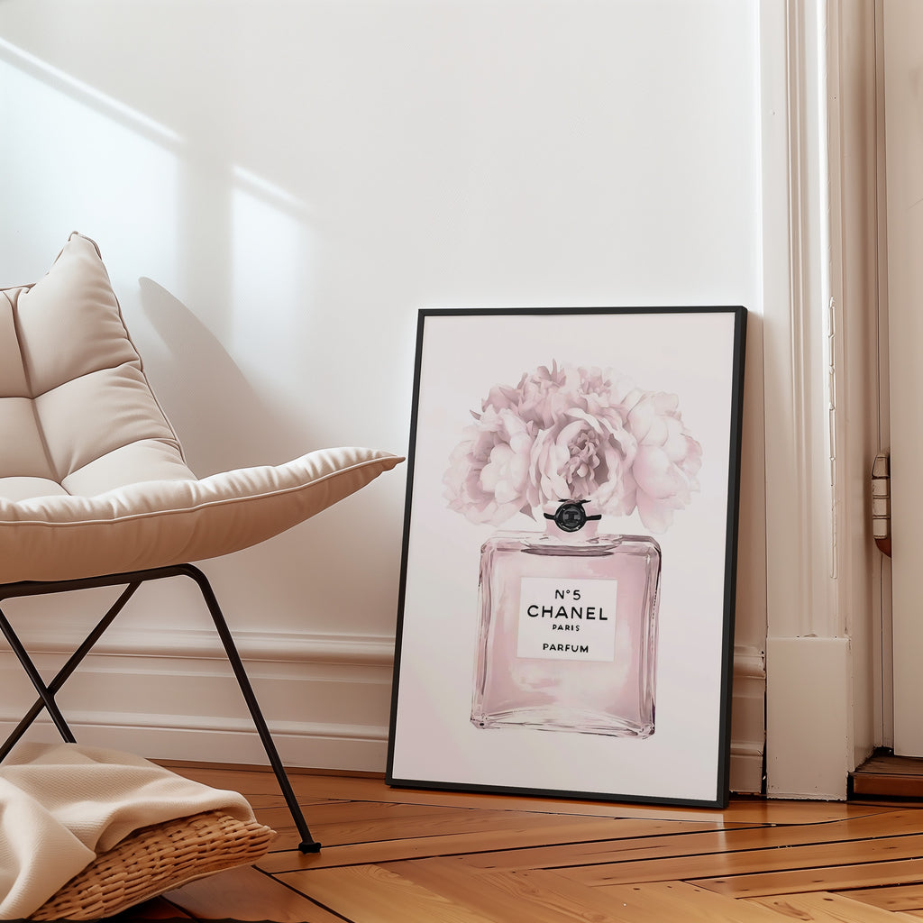 Chanel Bloom poster i stilren inredning – Bozetto