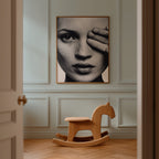 Hidden Gaze Poster – i rum 3